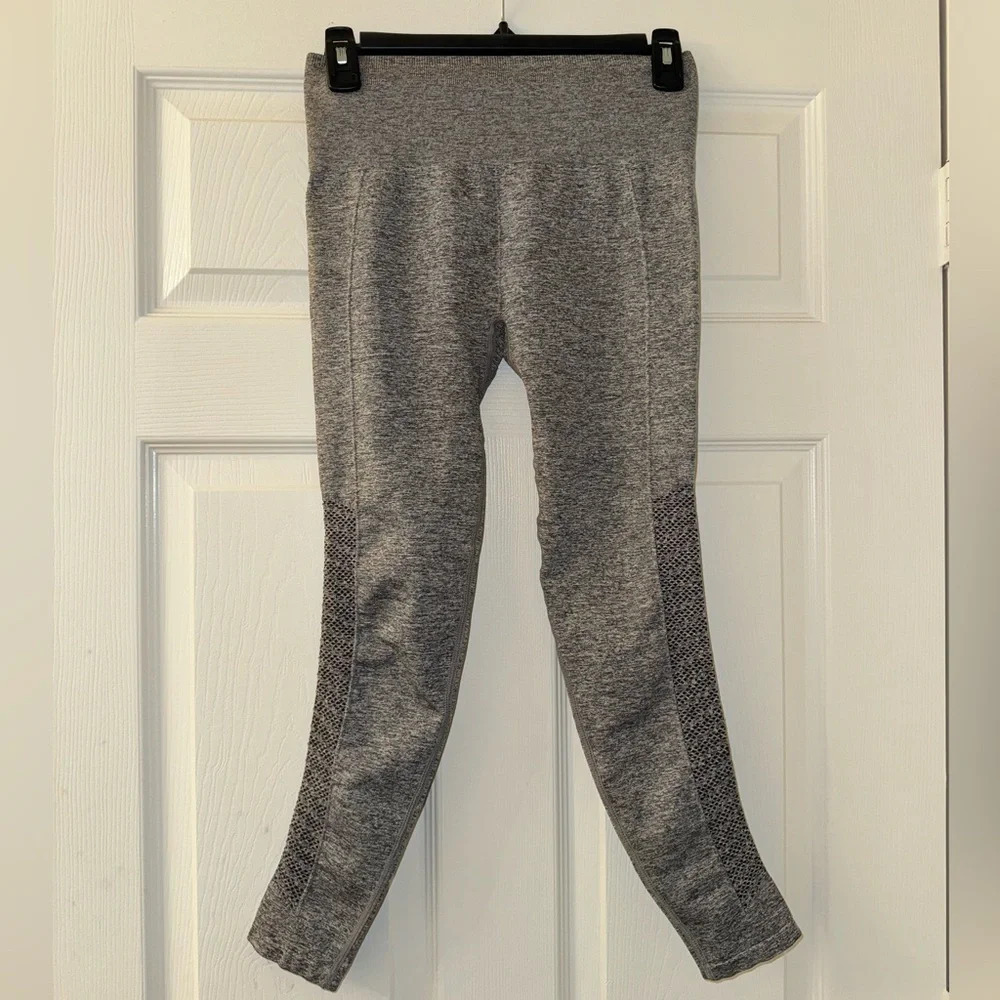 Gray Fabletics Capris!
